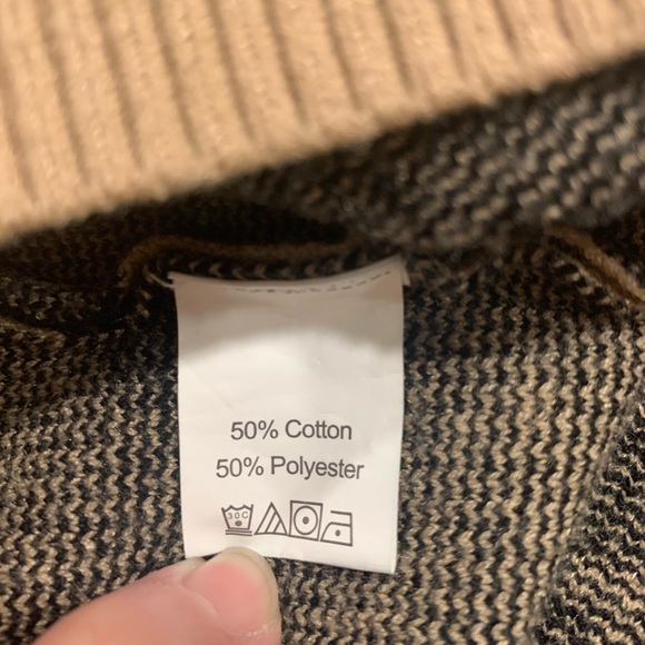 Fun cheetah print sweater. - Picture 6 of 7